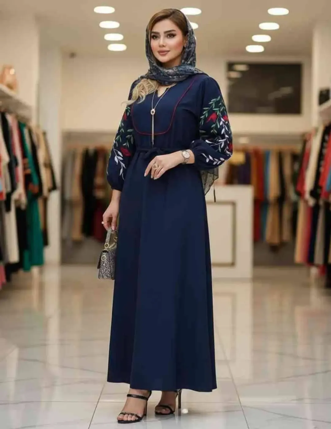 پیراهن زنانه گلدوزی طرح نازگل